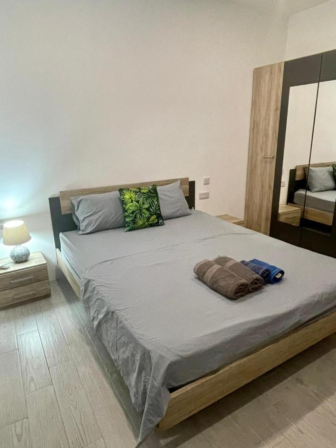 City Center Properties - Modern Room With Ac & Ensuit Bathroom - Room 1 Сент-Полс-Бей Экстерьер фото