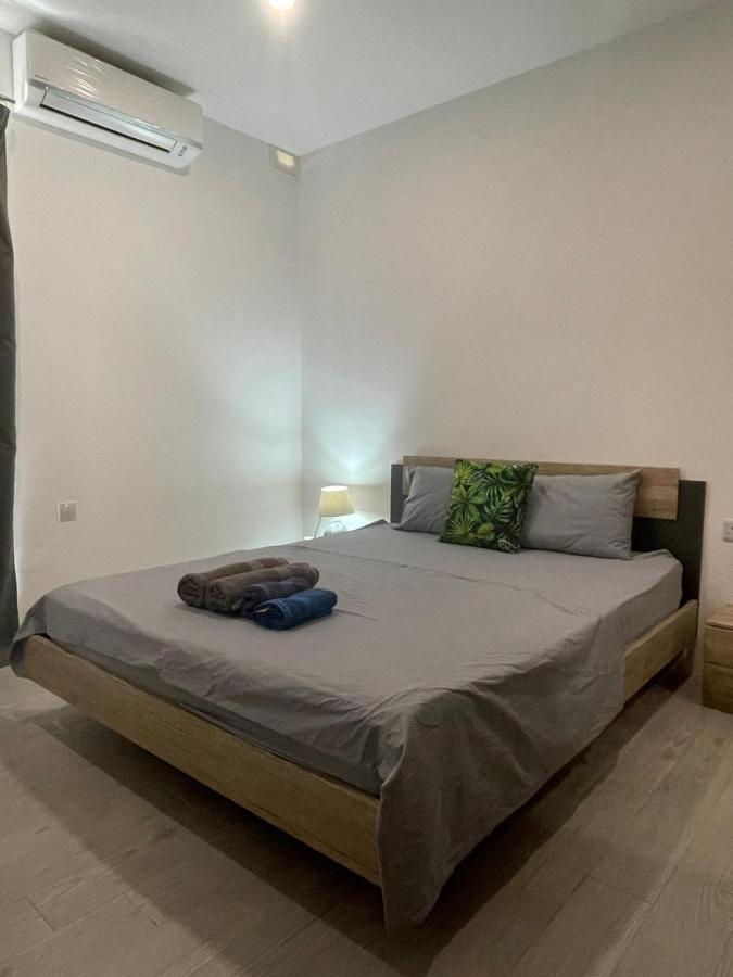 City Center Properties - Modern Room With Ac & Ensuit Bathroom - Room 1 Сент-Полс-Бей Экстерьер фото